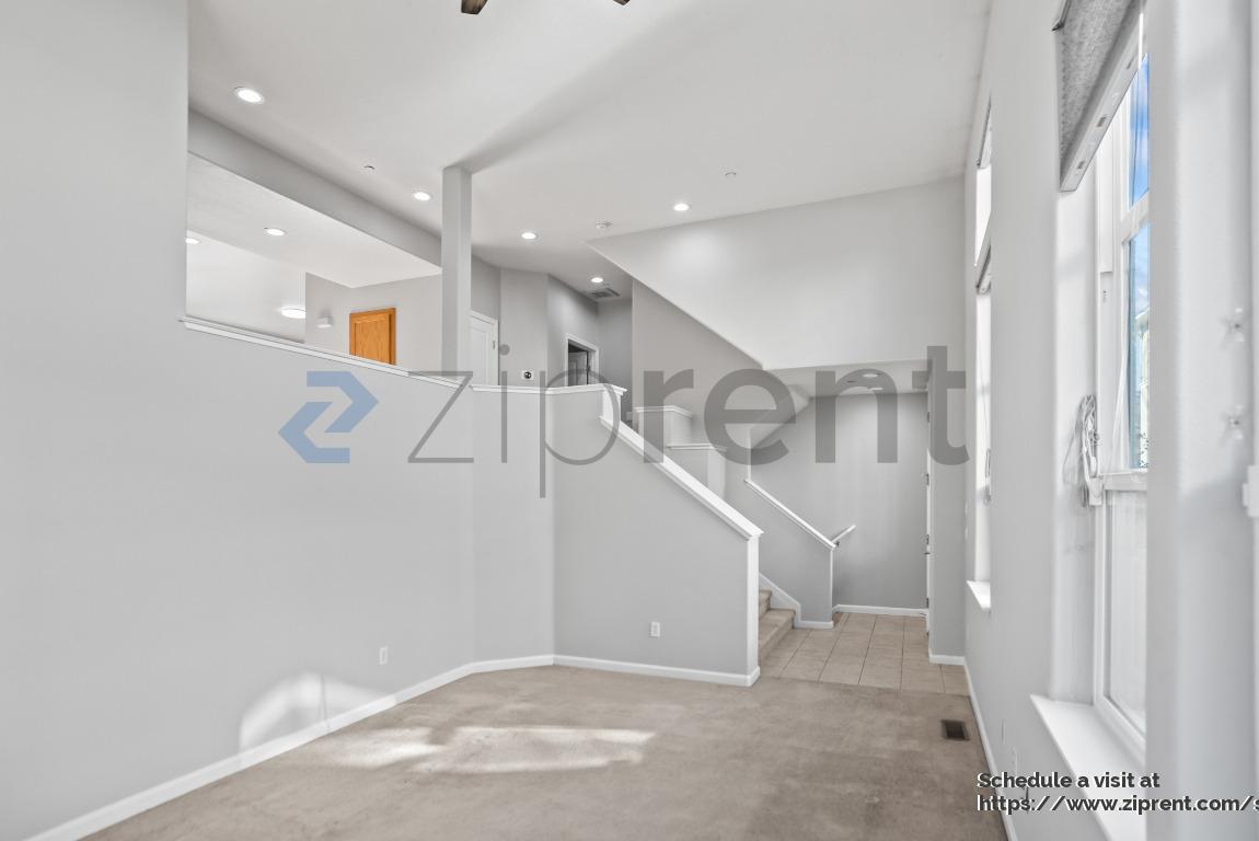 Building Photo - 18404 Emerald Ln