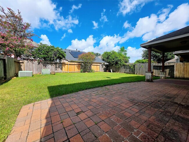 Building Photo - 6038 Starbrook Creek Dr