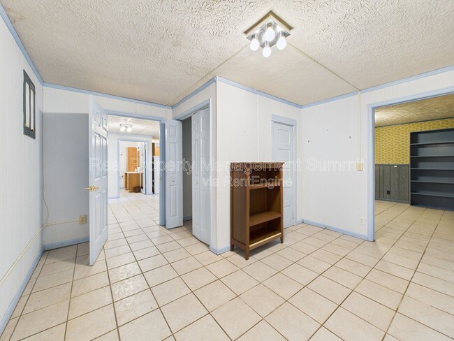 Building Photo - 1233 Pinehurst Rd