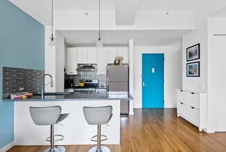 Building Photo - Comfortable Living in a Great Neighborhood