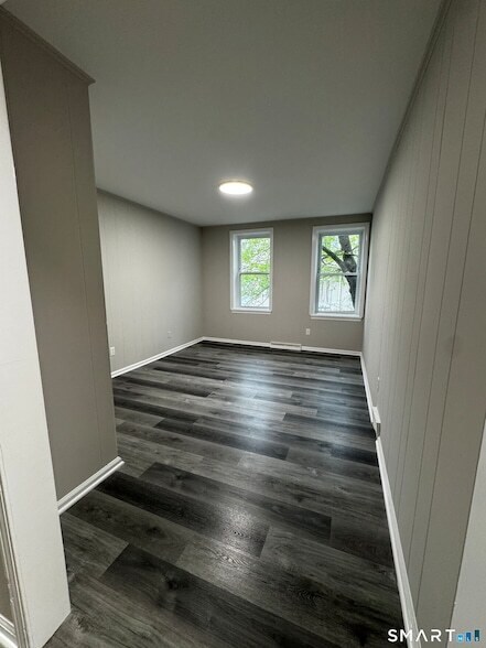 Building Photo - 45-51-51 Cowles St