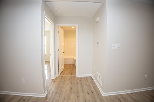 Building Photo - 836 El Dorado Dr