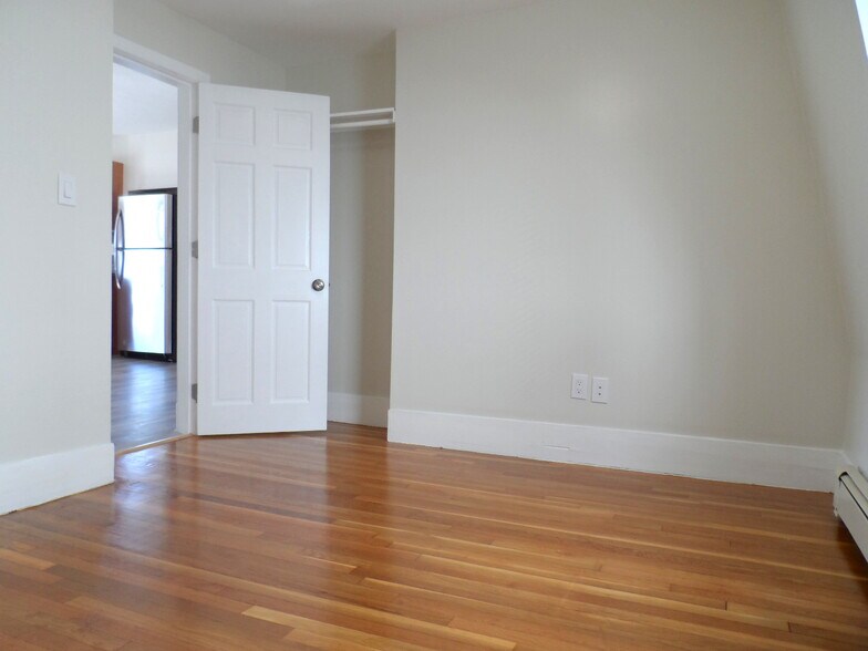 Building Photo - 17 Sewall St