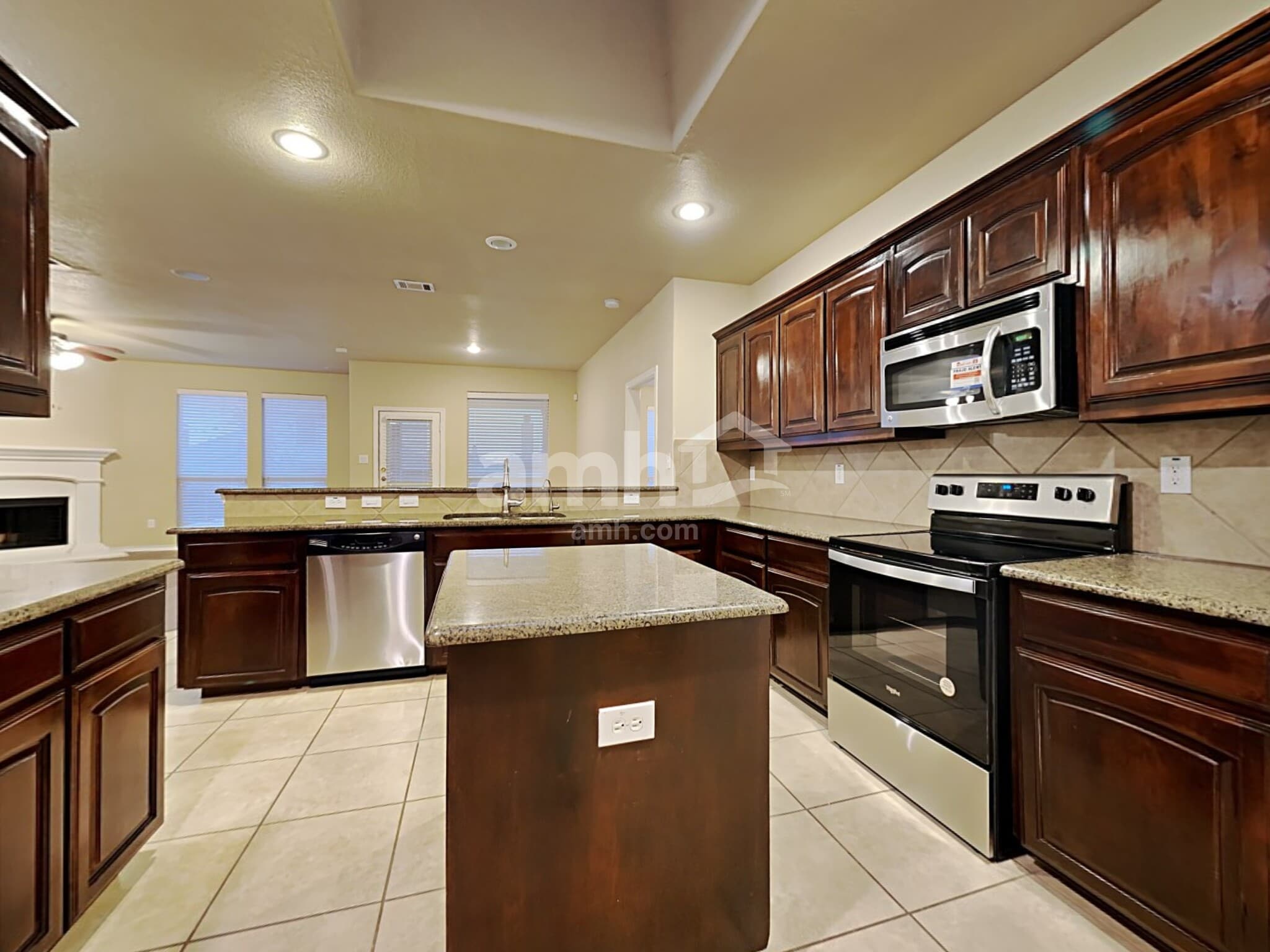 Building Photo - 4525 Lacewood Dr