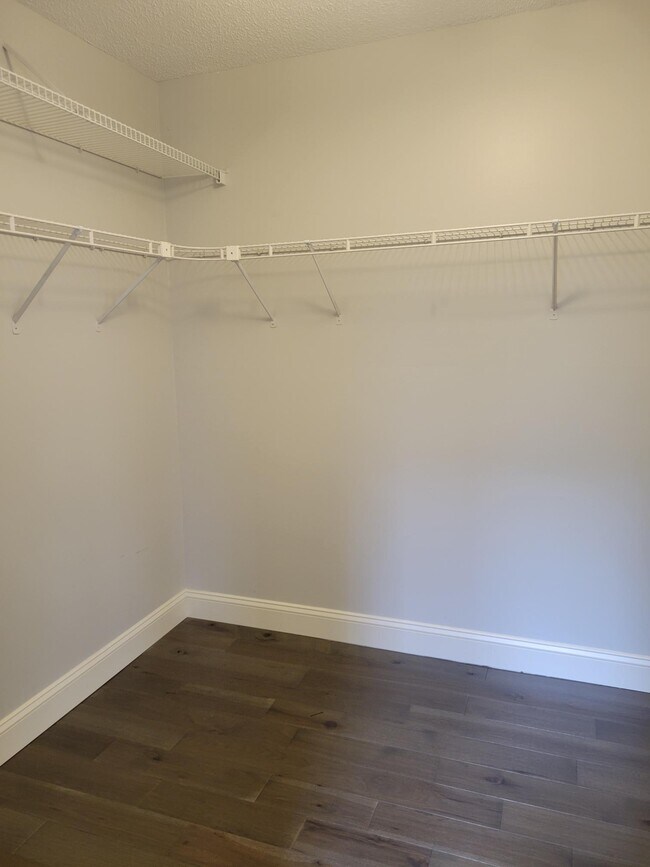 Building Photo - 116 Knollwood Ln