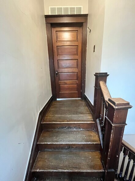 Building Photo - 2016 Wabash St