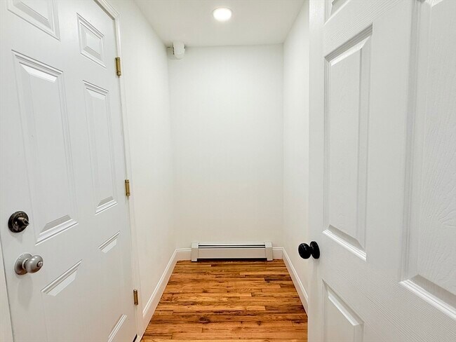 Building Photo - 23 Bellevue St