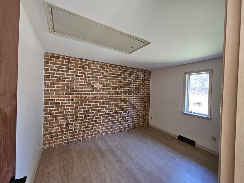 2nd Bedroom & Attic access - 3491 Horizon Dr