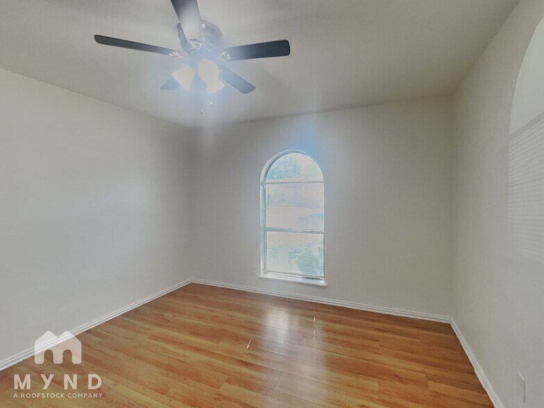 Building Photo - 551 Oldbridge Dr