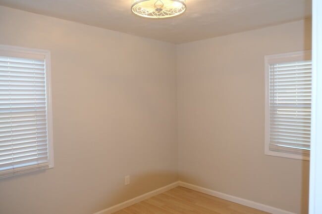 Building Photo - 1112 Flamingo Ave