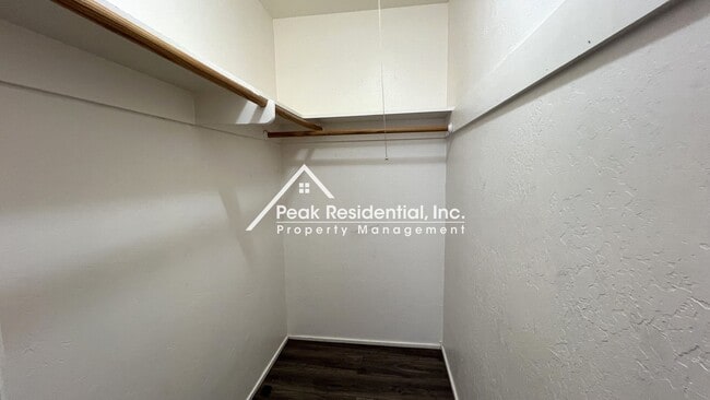 Building Photo - 53rdSt5640