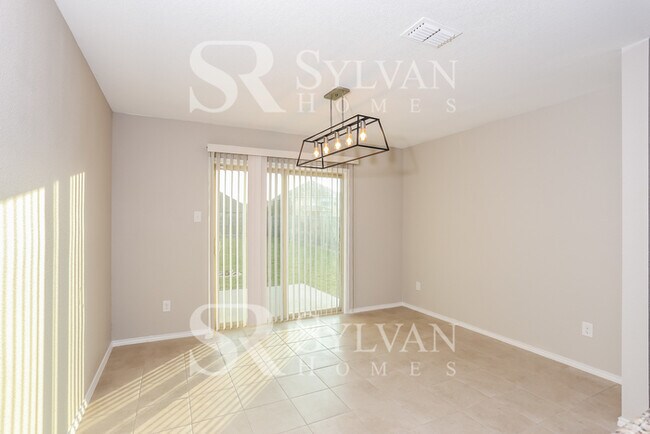 Building Photo - Fall in love with this beautifully maintained 4BR 2BA brick home