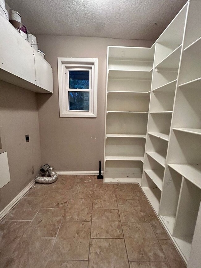 Building Photo - unique home with beautiful scenery