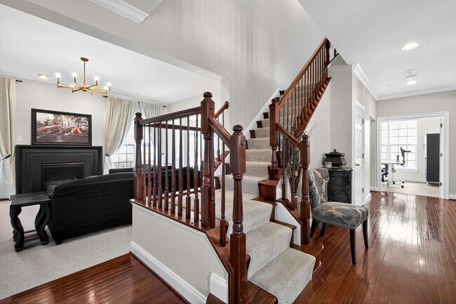 Building Photo - 4 Bed, 4.5 Bath Single Family Home in Clar...
