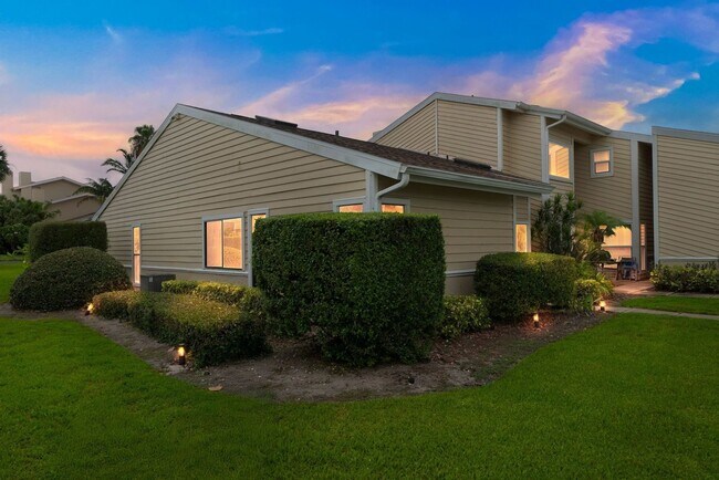 Building Photo - Charming 2BR Condo in Melbourne Beach