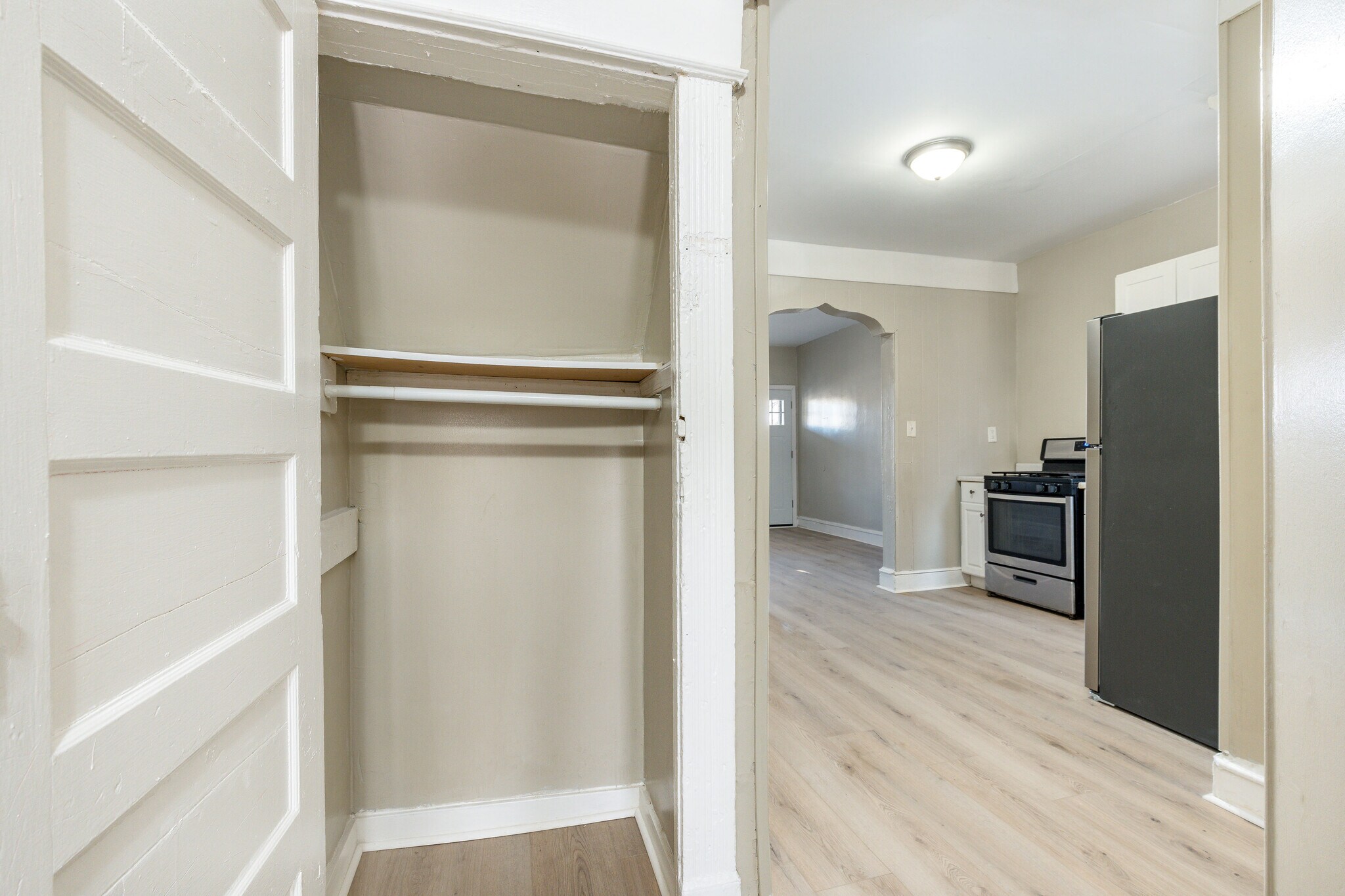 Building Photo - 3864 W Girard Ave