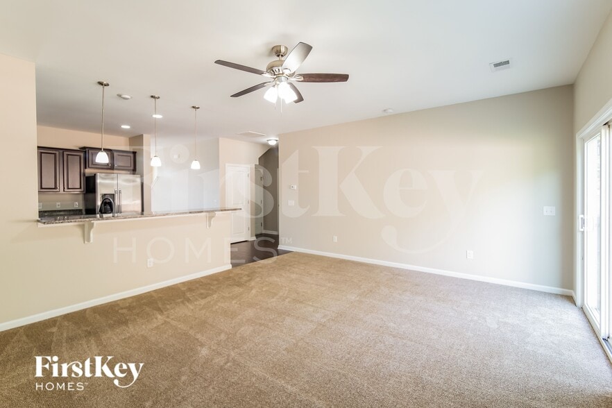 Building Photo - 7762 High Maple Cir