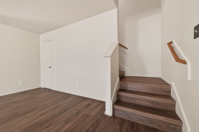 Building Photo - 1123 Desert Springs Ln