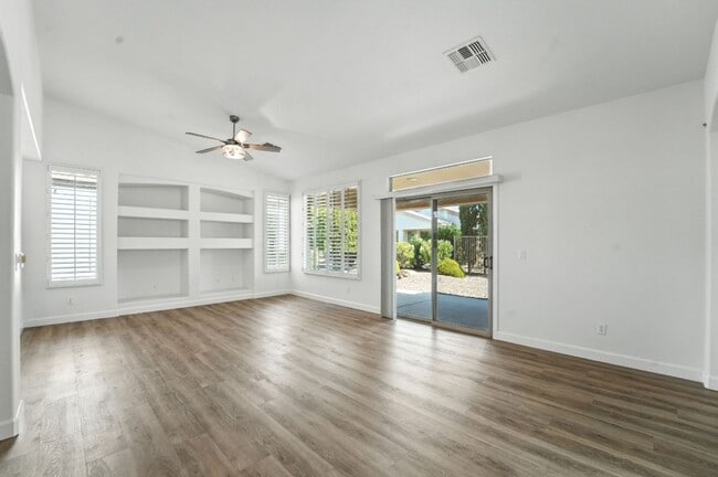 Building Photo - Fully Remodeled 2BR + Den in Trilogy at Po...