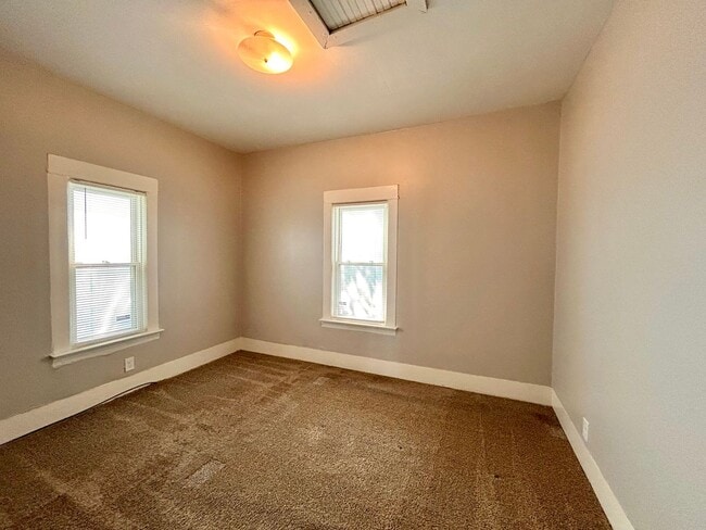 Building Photo - Three Bedroom Home in Muskegon Heights