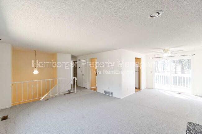 Building Photo - 10309 N Hooper Rd