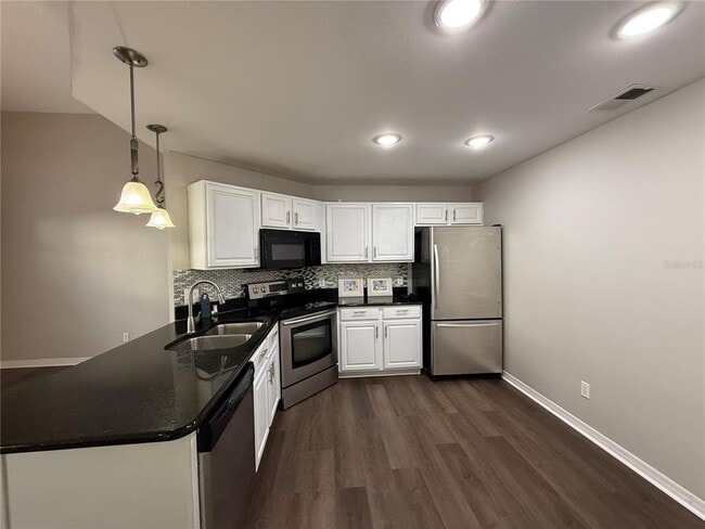 Building Photo - 1337 Coolmont Dr