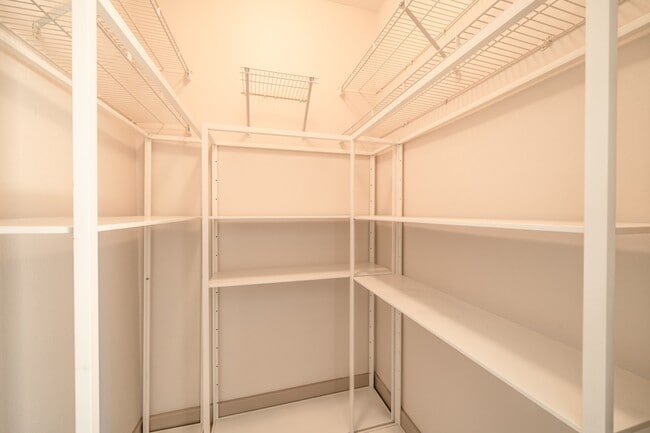 Building Photo - 1901 Post Oak Blvd