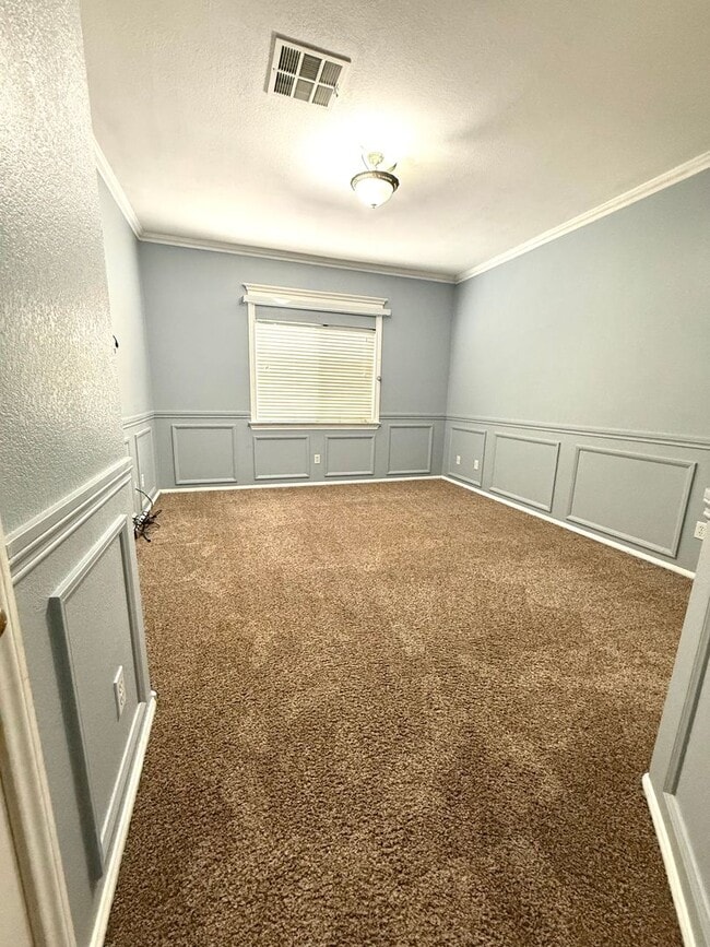 Building Photo - One Story Home For Rent