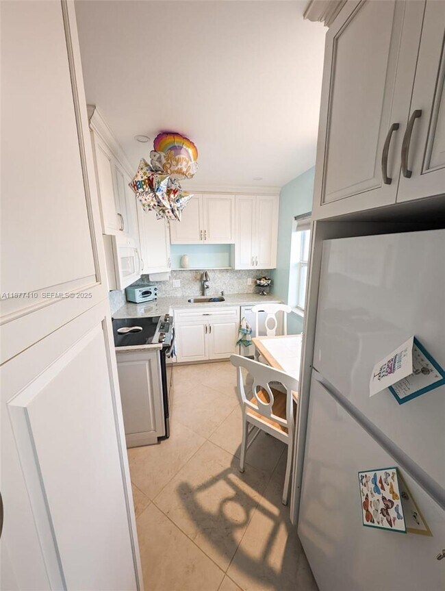 Building Photo - 1501 S Surf Rd