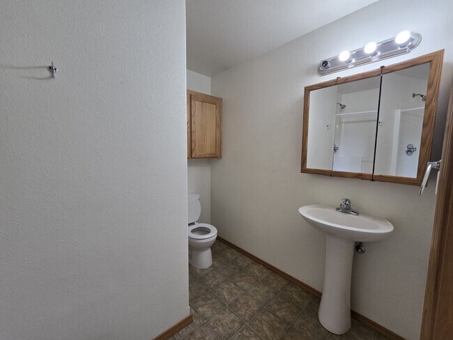 Building Photo - 390 Maylea Pl