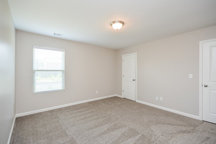 Building Photo - 3458 Sandstone Trail SE