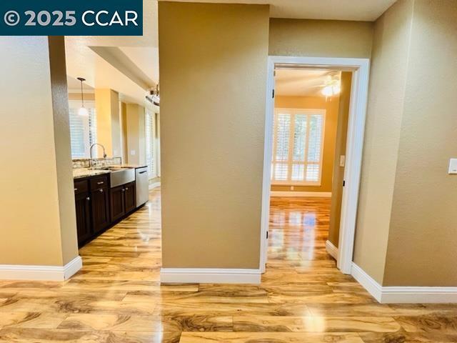 Building Photo - 3046 Lakemont Dr