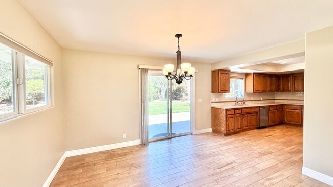 Building Photo - Lovely Single Story Home, Great Neighborhood, Amazing Yard Space, Close distance to Downtown Fall...