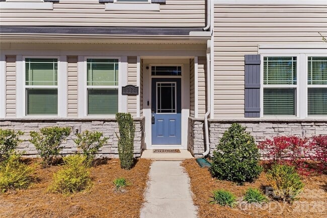 Building Photo - 1324 Galloway Rd