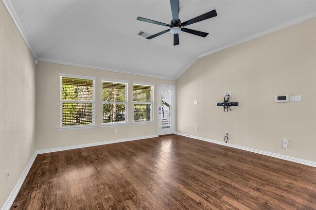 Building Photo - 9023 S Comanche Cir