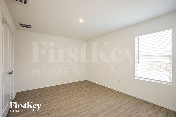 Building Photo - 7266 Plow Run