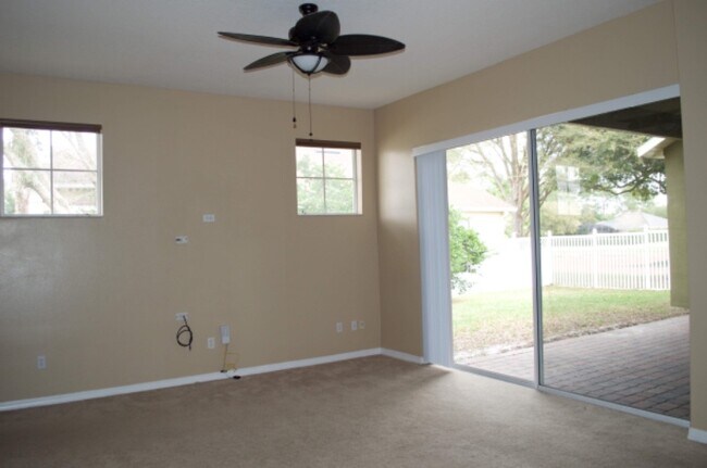 Building Photo - 6220 Hedgesparrows Ln