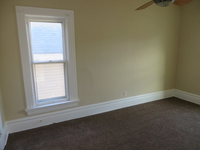 Building Photo - 5 Bedroom Home in the very core of Downtown (West Central, Downtown)