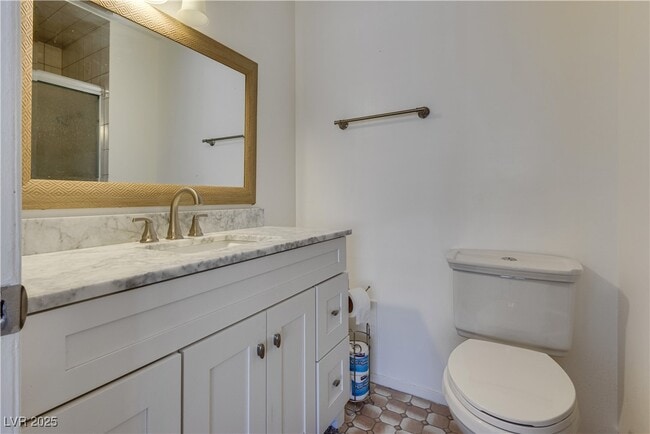 Building Photo - 6211 Meadow Brook Ln