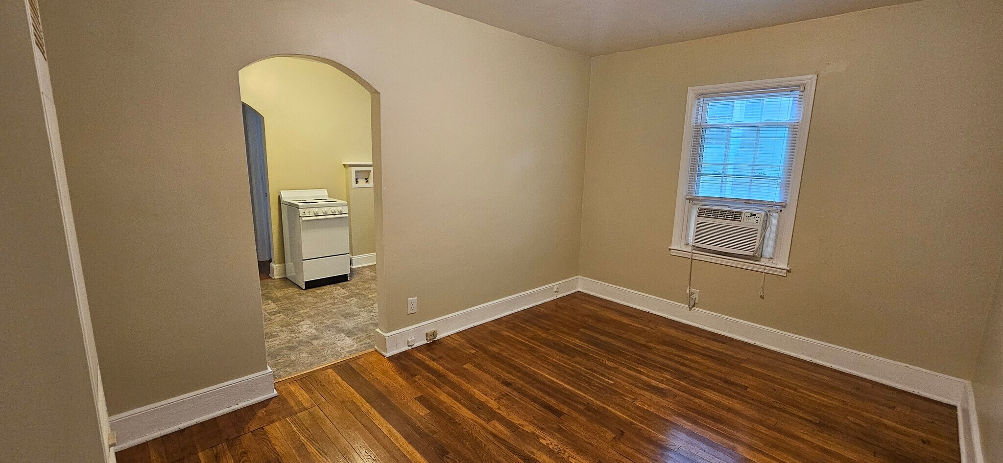 Office/Dining - 703 Mayflower Dr