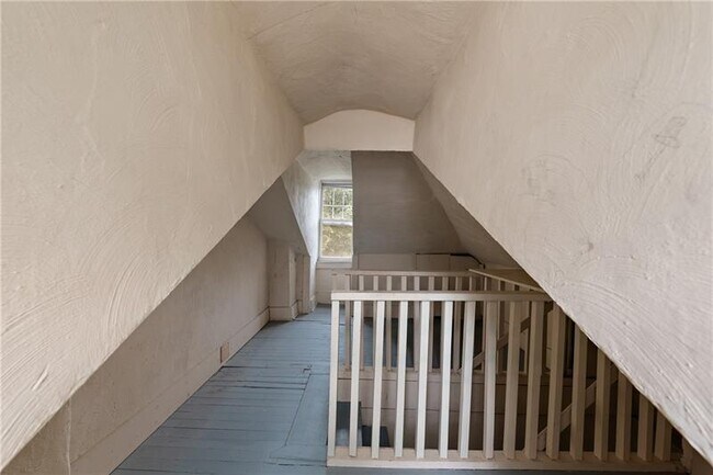 Building Photo - 318 Sprott Way