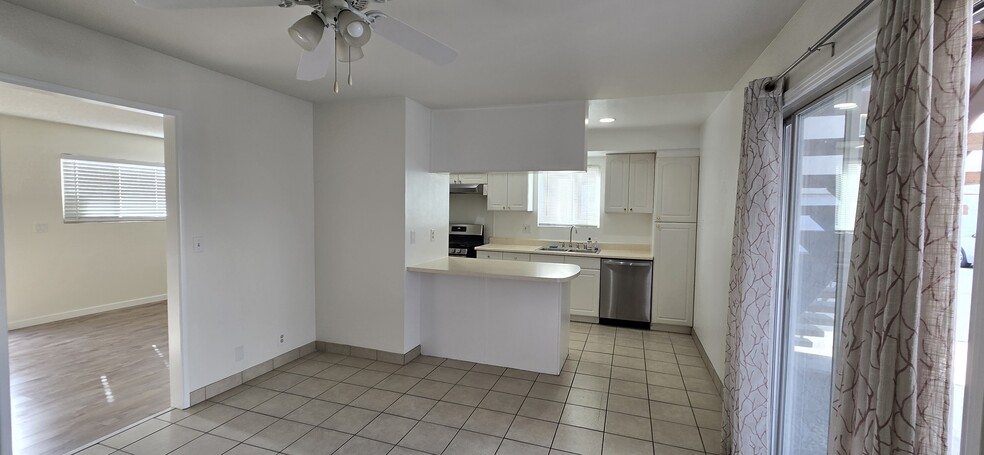 Dining Room - 1915 Dufour Ave