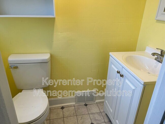 Building Photo - 129 Dupont Cir