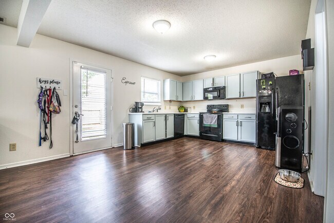 Building Photo - 9462 W Stargazer Dr