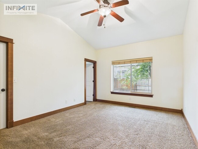 Building Photo - Charming 2-Bedroom, 2-Bath Home in Quiet N...