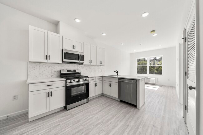 Building Photo - 51 E Main St