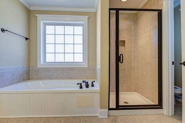 Building Photo - 3 Bedroom 2.5 bath low maintenance living for rent!