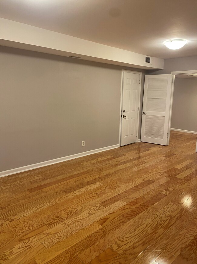 Bonus Room - 9205 W 90th Ter