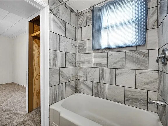 Building Photo - 610 Scott St