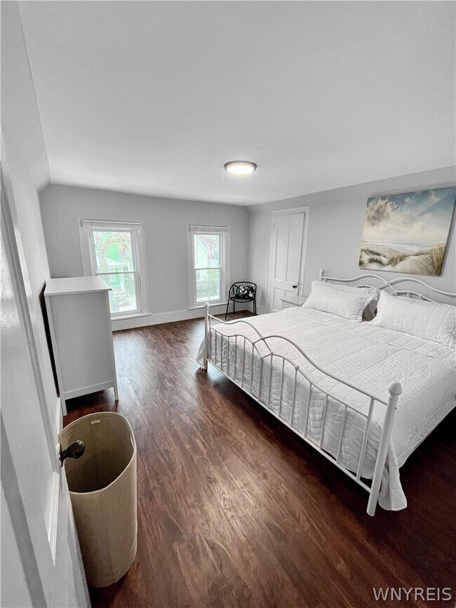 Building Photo - 36 19th St